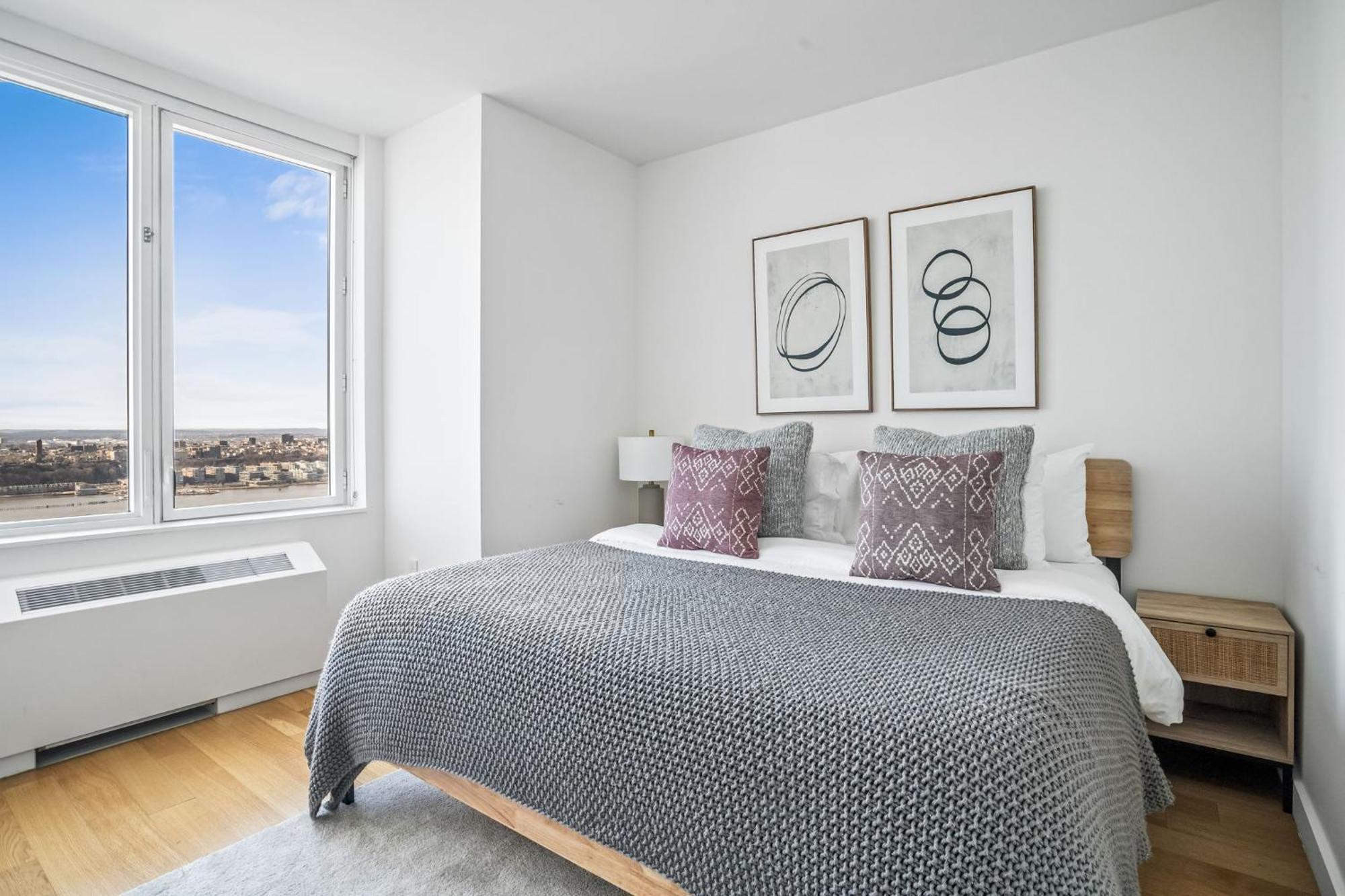 Cloud Crest Apt 2bd 2bath Apartment New York